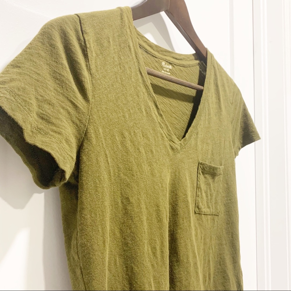 SOLD - MADEWELL Whisper Cotton V-Neck Pocket T - Picture 4 of 8